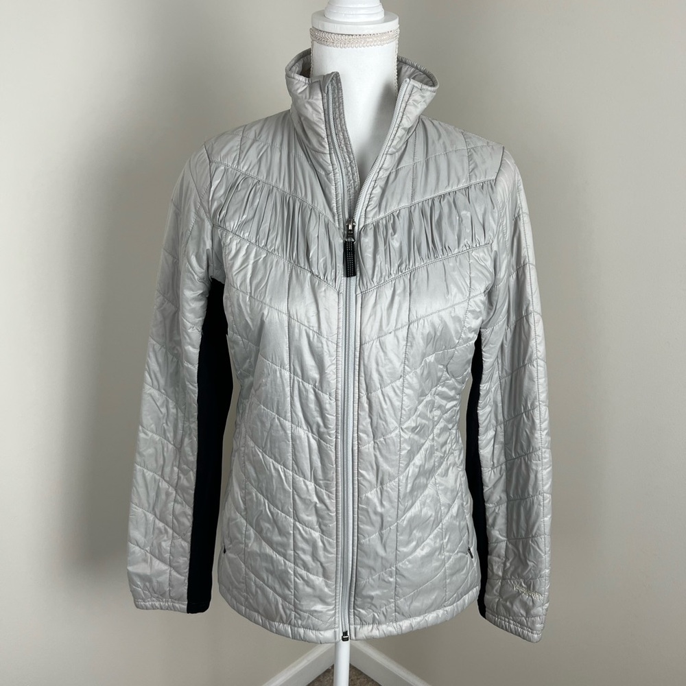 Patagonia Women's Silver and Black Quilted Puffer Jacket